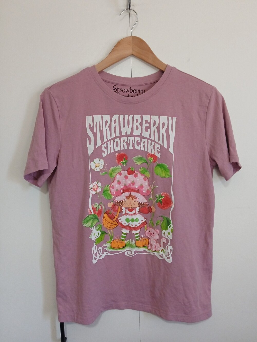 Strawberry Shortcake Pink Graphic Tee Vintage Nostalgia Shirt Mad Engine XS